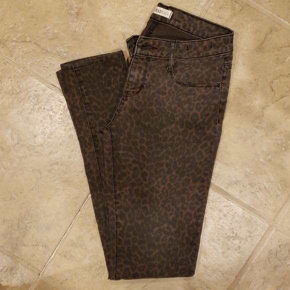 Bullhead Black Leopard Print Skinny Pants - Picture 5 of 5